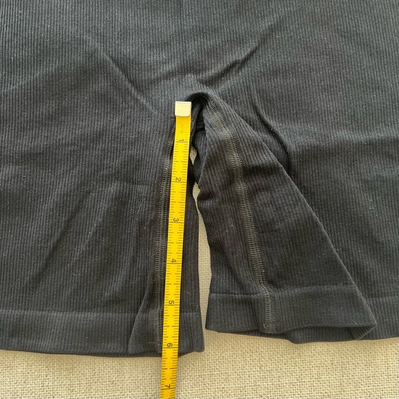 ARITZIA The Group by Babaton Silhouette Seamless Short - Picture 9 of 9